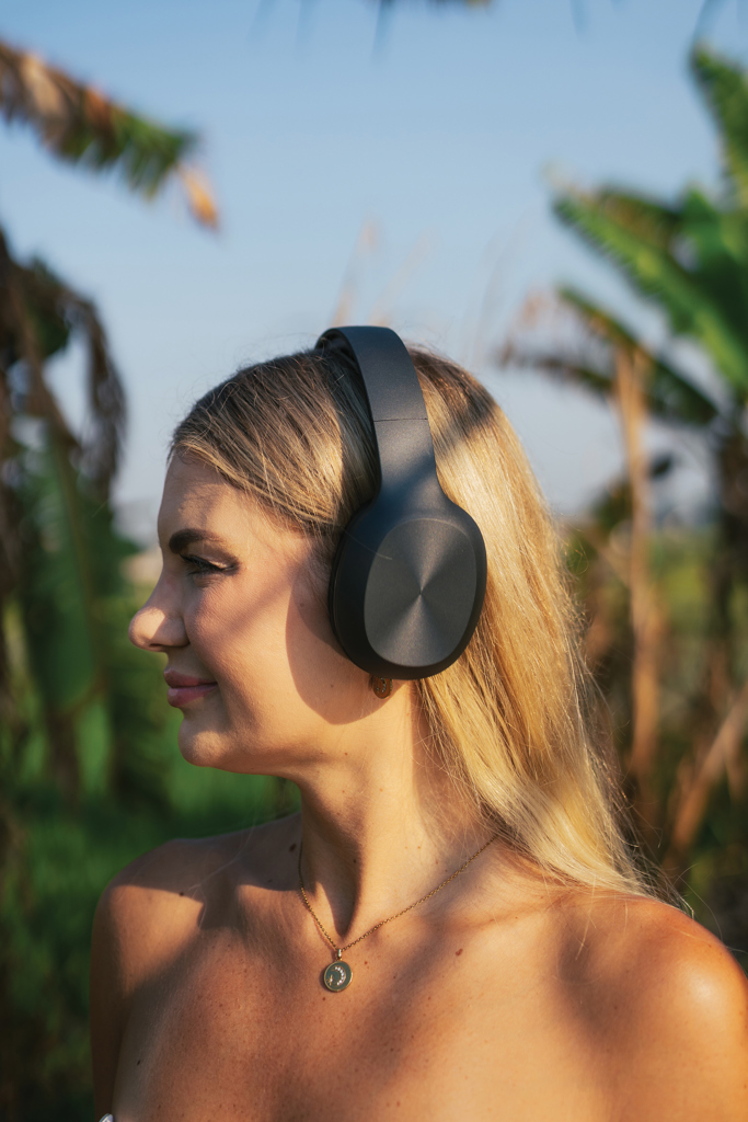 Auriculares inalámbricos de plástico reciclado personalizados